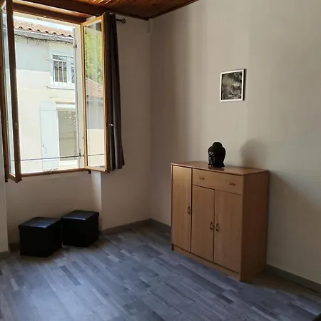 Maison Calme 펜션 라 레올르